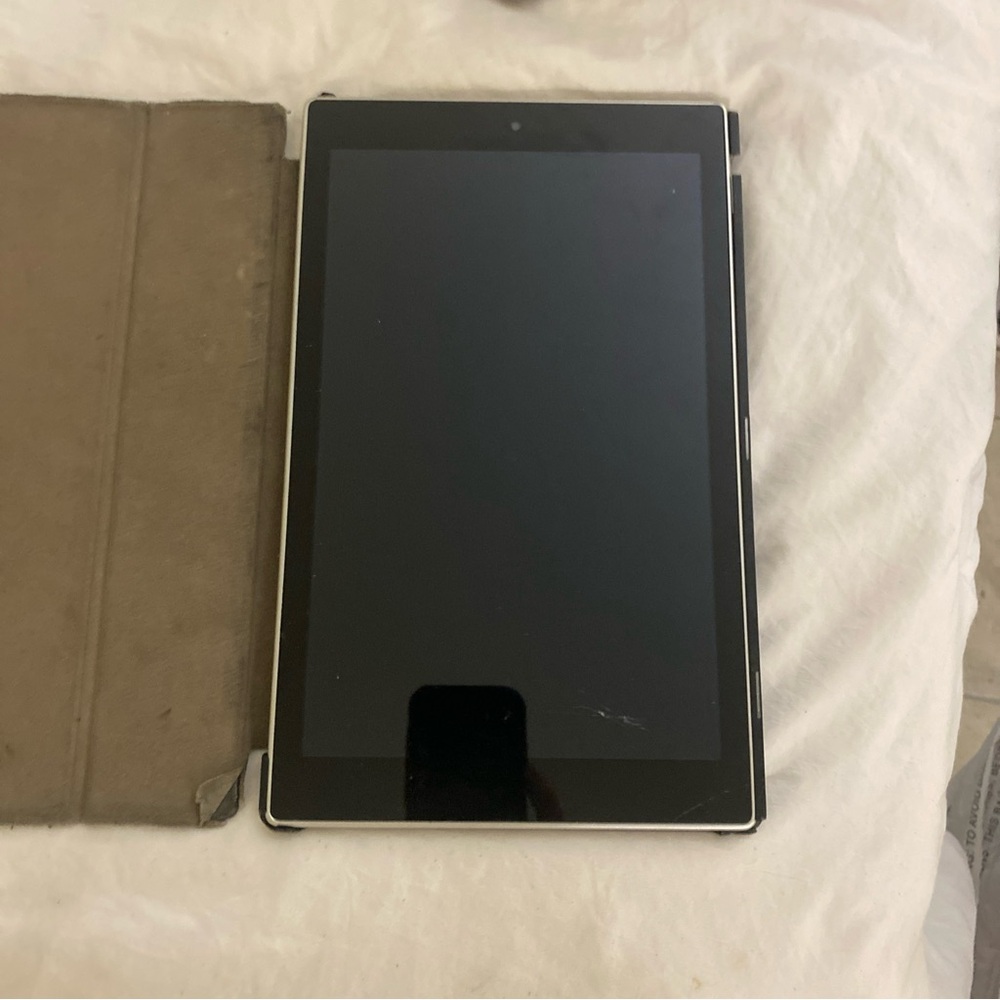 Amazon Tablet - Black - Picture 2 of 8